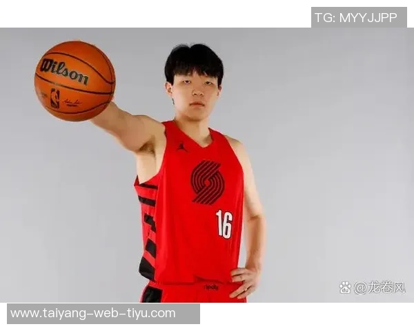 杨瀚森顺利通过脑震荡检查开拓者队士气恢复无碍继续征战 杨瀚森顺利通过脑震荡检查开拓者队士气恢复无碍继续征战