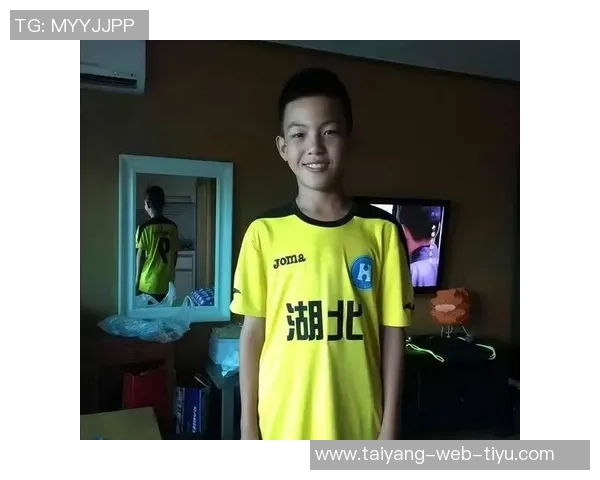 王博豪谈荷乙经历称新位置锻炼价值巨大体能状态良好