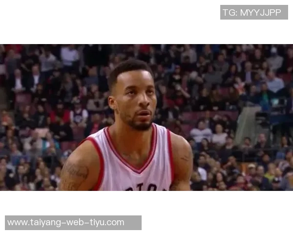 诺曼鲍威尔表现平平却依然收获双十数据球队轻松取胜